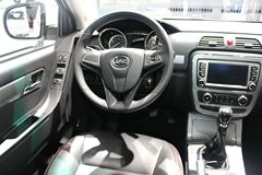 江淮T6 2015款 旗舰型 2.0L汽油 两驱 短轴双排皮卡