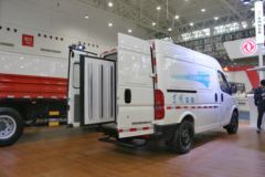 东风 御风 136马力 4X2 冷藏车