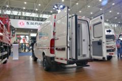 东风 御风 136马力 4X2 冷藏车