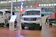 东风 御风 136马力 4X2 冷藏车