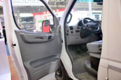 东风 御风 136马力 4X2 冷藏车