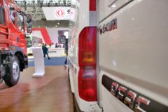 东风 御风 136马力 4X2 冷藏车