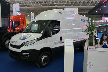 依维柯 新DAILY 170马力 单排封闭厢式货车