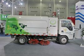 庆铃底盘&nbsp;扫路车外观图片