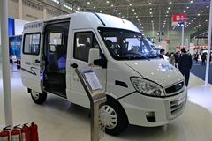 依维柯 Power Daliy 尊享版A32 127马力 双排封闭厢式货车