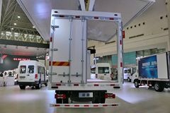 跃进 超越C500中卡 168马力 4X2 7.1米翼式载货车(NJ5161XXYZQDDWZ)