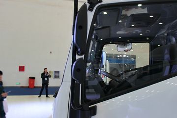 Ծ�� ��ԽC300 125���� 4X2 ��س�ͼƬ