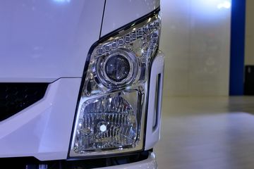 Ծ�� ��ԽC300 125���� 4X2 ��س�ͼƬ