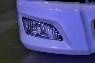 Ծ�� ��ԽC300 125���� 4X2 ��س�ͼƬ