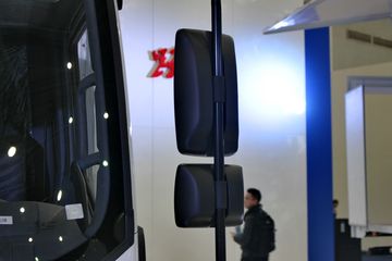 Ծ�� ��ԽC300 125���� 4X2 ��س�ͼƬ