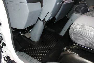Ծ�� ��ԽC300 125���� 4X2 ��س�ͼƬ