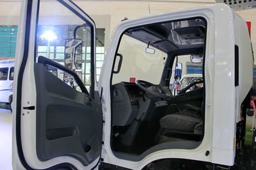 Ծ�� ��ԽC300 125���� 4X2 ��س�ͼƬ
