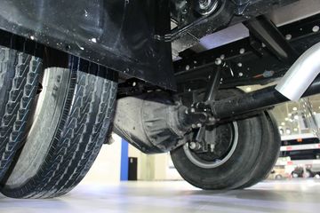 Ծ�� ��ԽC300 125���� 4X2 ��س�ͼƬ