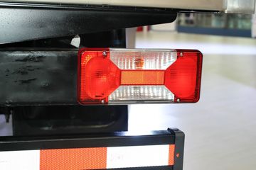 Ծ�� ��ԽC300 125���� 4X2 ��س�ͼƬ