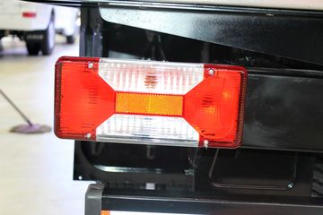 Ծ�� ��ԽC300 125���� 4X2 ��س�ͼƬ