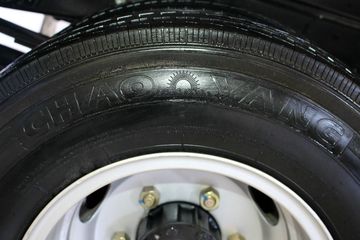 Ծ�� ��ԽC300 125���� 4X2 ��س�ͼƬ