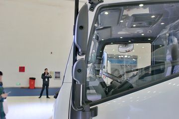 Ծ�� ��ԽC300 125���� 4X2 ��س�ͼƬ