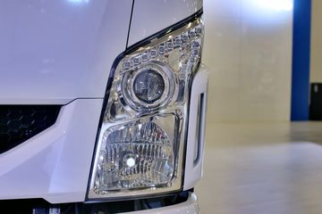 Ծ�� ��ԽC300 125���� 4X2 ��س�ͼƬ
