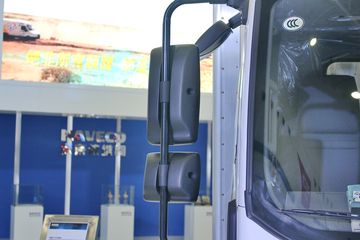 Ծ�� ��ԽC300 125���� 4X2 ��س�ͼƬ