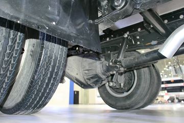 Ծ�� ��ԽC300 125���� 4X2 ��س�ͼƬ