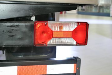 Ծ�� ��ԽC300 125���� 4X2 ��س�ͼƬ