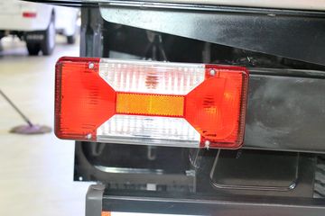 Ծ�� ��ԽC300 125���� 4X2 ��س�ͼƬ