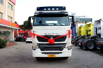 中国重汽 HOWO T7H重卡 440马力 6X2牵引车(BT版)(ZZ4257V25CHE1)