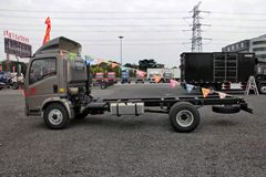 中国重汽HOWO 统帅 154马力 3800轴距单排轻卡底盘(ZZ1107G381CD1)