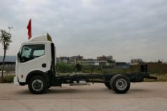 东风 凯普特N300 130马力 3350轴距 4.13米单排轻卡底盘(EQ1040SJ9BDD) 东风 凯普特N300 130马力 3350轴距 4.13米单排轻卡底盘(EQ1040SJ9BDD)