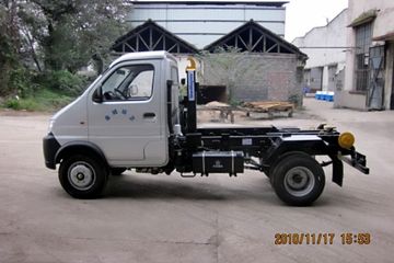 长安跨越 新豹 61马力 4X2 垃圾车(山花牌)(JHA5033ZXX)