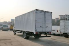 庆铃 五十铃700P系列中卡 189马力 7米厢式载货车(QL11019PARY)