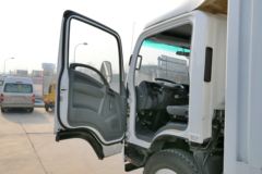 庆铃 五十铃700P系列中卡 189马力 7米厢式载货车(QL11019PARY)