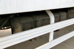 庆铃 五十铃700P系列中卡 189马力 7米厢式载货车(QL11019PARY)