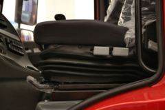 陕汽重卡 德龙新M3000 轻量化版 336马力 4X2牵引车(SX4188HR361)