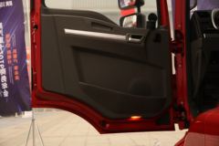 陕汽重卡 德龙新M3000 轻量化版 336马力 4X2牵引车(SX4188HR361)