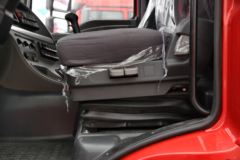 陕汽重卡 德龙L3000 空柜版 245马力 4X2牵引车(SX4128MK331) 陕汽重卡 德龙L3000 空柜版 245马力 4X2牵引车(SX4128MK331)