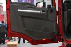 陕汽重卡 德龙L3000 空柜版 245马力 4X2牵引车(SX4128MK331) 陕汽重卡 德龙L3000 空柜版 245马力 4X2牵引车(SX4128MK331)