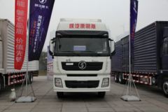 陕汽康明斯 德龙X3000 轻量化版 420马力 4X2牵引车(SX41884V361C)