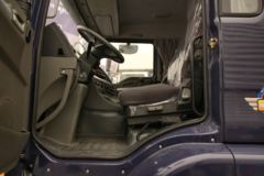 陕汽重卡 德龙新M3000 轻量化版 270马力 6X2厢式载货车(SX5208XXYML703)