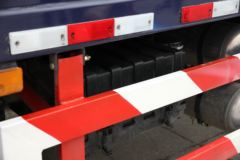 陕汽重卡 德龙新M3000 轻量化版 270马力 6X2厢式载货车(SX5208XXYML703)