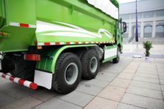陕汽重卡 德龙新M3000 336马力 6X4 柴油/LNG 5.6米新型渣土车(SX3256MR384H)