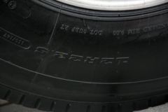 陕汽康明斯 德龙新X3000 轻量化版 420马力 6X4 危险品牵引车(SX42584V324C)