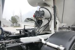 陕汽重卡 德龙新M3000 336马力 8X4 混凝土搅拌车(SX5316GJBMK306)