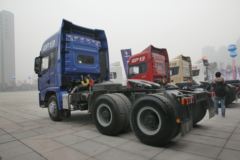 陕汽重卡 德龙X3000 超强版 550马力 6X4牵引车(SX42584Y324)