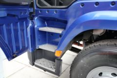 陕汽重卡 德龙X3000 超强版 550马力 6X4牵引车(SX42584Y324)