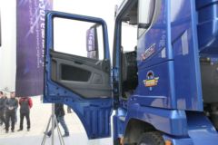 陕汽重卡 德龙X3000 超强版 550马力 6X4牵引车(SX42584Y324)