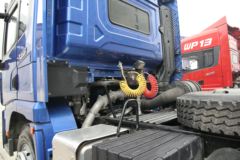 陕汽重卡 德龙X3000 超强版 550马力 6X4牵引车(SX42584Y324)