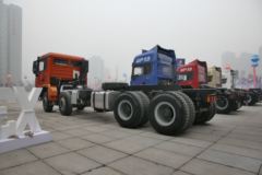 陕汽重卡 德龙X3000黄金版 480马力 8X4 自卸车底盘(SX33165T456)