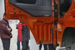 陕汽重卡 德龙X3000黄金版 480马力 8X4 自卸车底盘(SX33165T456)