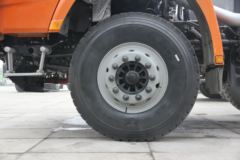陕汽重卡 德龙X3000黄金版 480马力 8X4 自卸车底盘(SX33165T456)